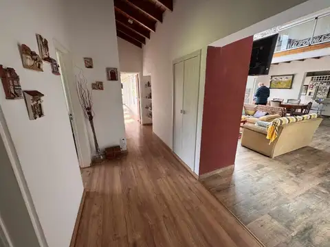 Casa en Venta con 6 cocheras