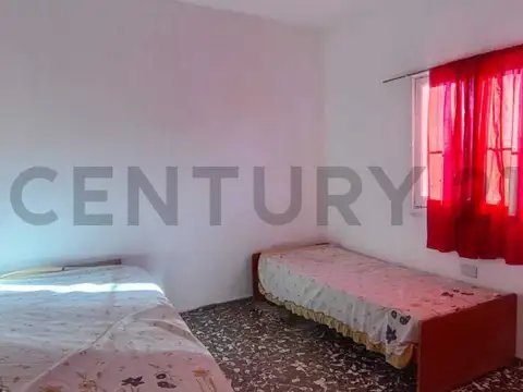 Casa 5 ambientes con 1 baño