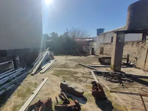 VENTA CASA A RECICLAR SOBRE GRAN LOTE – 4 AMBIENTES – VILLA MADERO – IDEAL INVERSORES