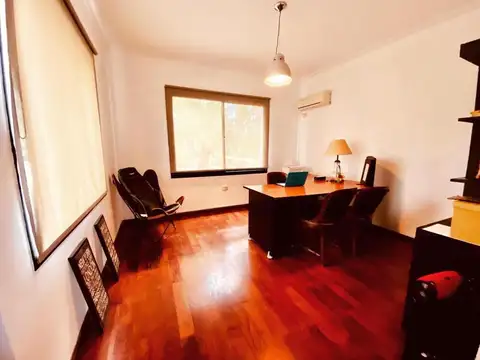Casa en Venta con 4 cocheras