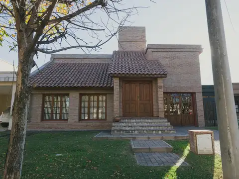 Casa Barrio Cerrado "Prados de la Villa"