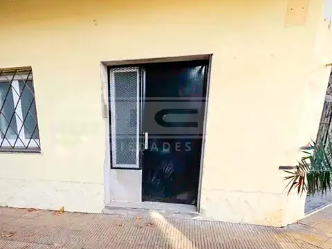 Felix de Amador al 2300 esquina España