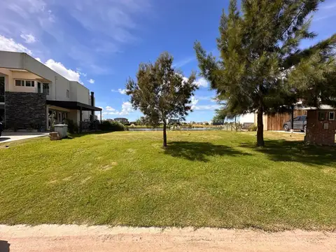 Venta de Lote a la laguna en El Naudir