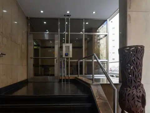 Esmeralda 1300, Piso 7
