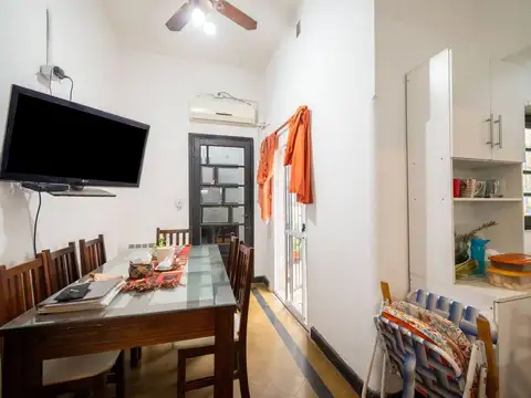 Casa 4 ambientes con 2 baños