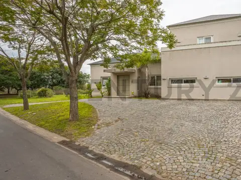 Casa en Venta en Albanueva, USD 759.000