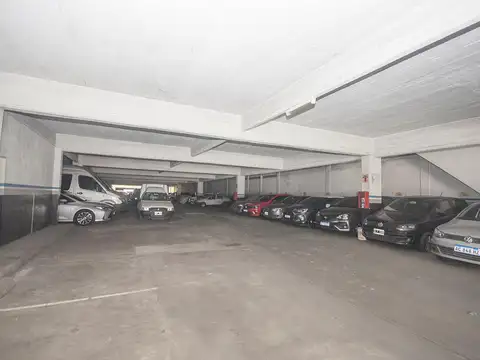Garage  en Venta junto con Hotel Familia en Villa Lugano