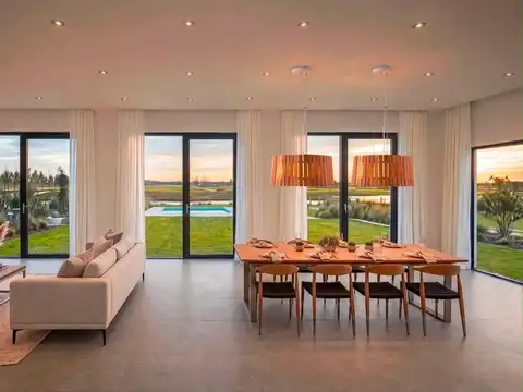 Casa 5 ambientes con 3 baños