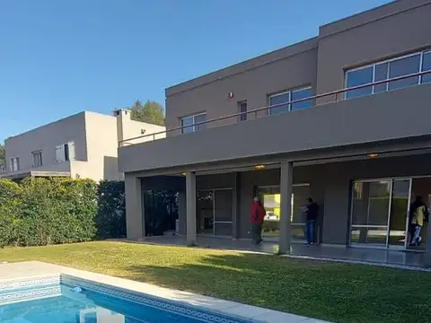 Casa en Alquiler al Noreste