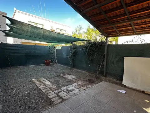 Depto Tipo Casa en Venta con 2 cocheras
