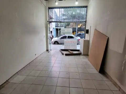 LOCAL EN VILLA BALLESTER CENTRO, S/ MARENGO CERCA ESTACIÓN