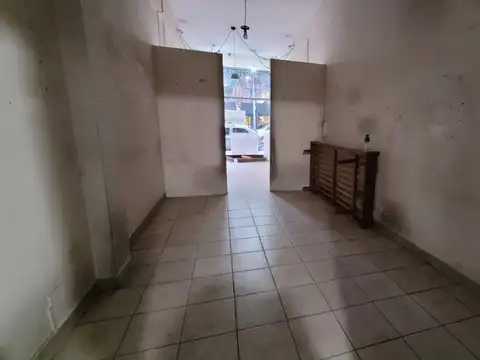 Local en Alquiler en Villa Ballester, $ 800.000