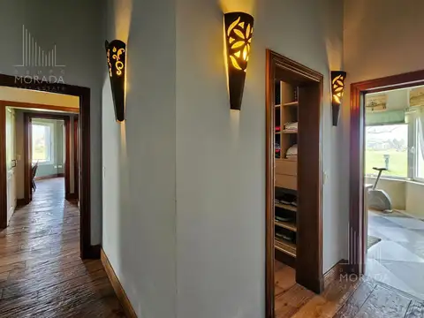Casa 7 ambientes con 2 baños