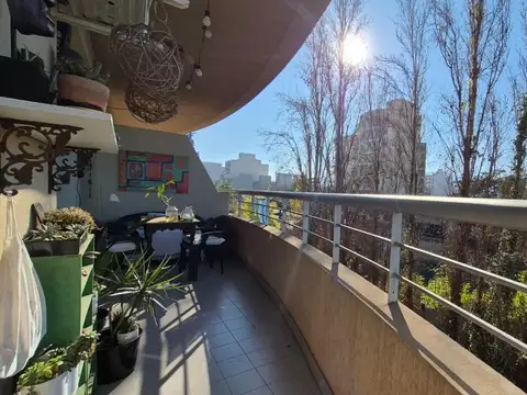 Departamento con cochera / Torres de Balcarce