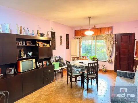 Casa en Venta con 4 cocheras