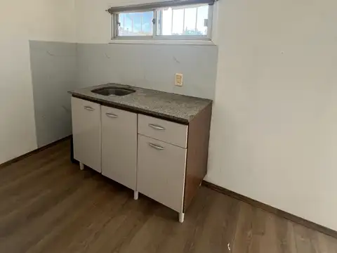 Depto Tipo Casa en Alquiler en Prado , $U 19.000