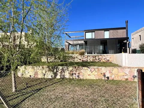 Casa en Alquiler de 4 dormitorios
