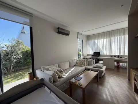 Casa en Alquiler de 3 dormitorios