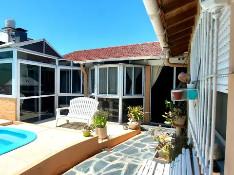 Casa en Venta con 3 cocheras