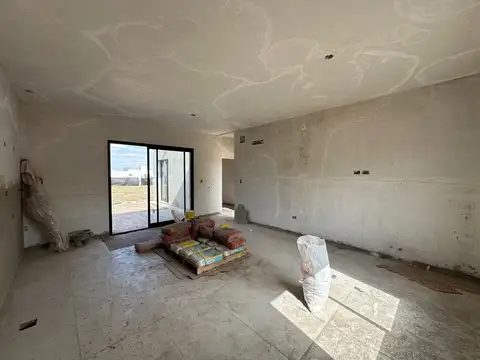 Casa 3 ambientes con 1 baño