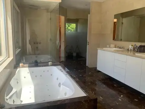 Jorge Newbery 5005, Mar Del Plata, Buenos Aires, Argentina.