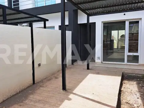 Depto Tipo Casa en Alquiler de 2 dormitorios