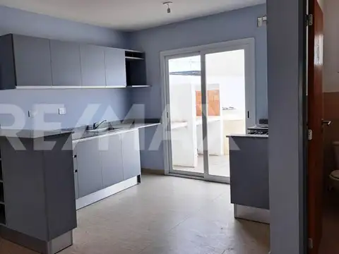 Depto Tipo Casa en Alquiler con 1 cocheras