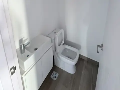 2 AMBIENTES A DIVIDIR CON DOS BANOS