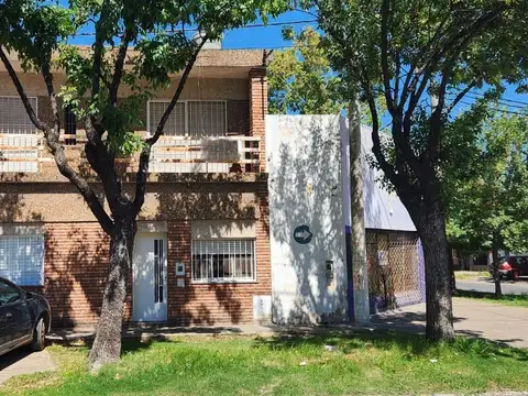 GALVEZ AL 3200 VENTA CASA CON LOCAL EN BARRIO BELLA VISTA - ROSARIO