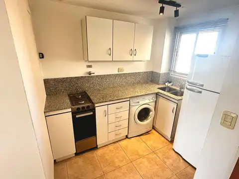 Monoambiente dividido, excelente ubicación 