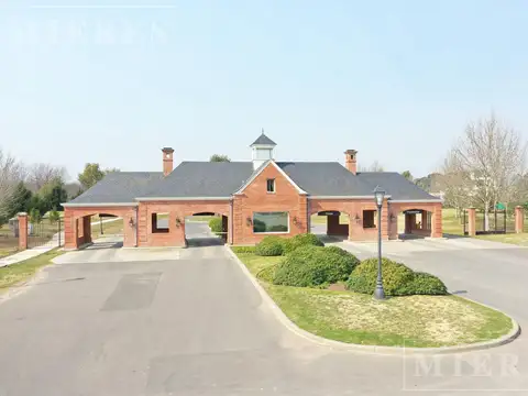 Lote de 1761m² en venta en Faetón, Pilará