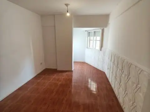 Almirante Brown 929 , Piso 2