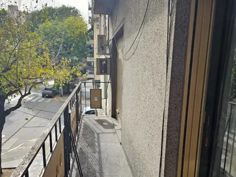 Ph 3 ambientes 1° piso por escalera, piso único - Agronomia