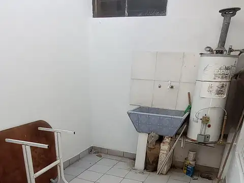 San Lorenzo 500, Piso PB