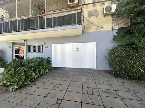 COCHERA EN VENTA CUBIERTA - CON BAULERA  BARRIO VERSALLES - JUAN B JUSTO Y GRAL PAZ