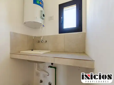 Casa 3 ambientes con 1 baño
