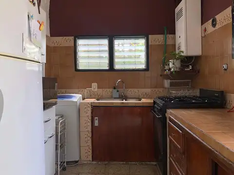 Casa 4 ambientes con 1 baño