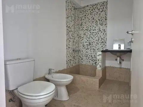 Venta departamento u oficina 2 ambientes sin división con cochera fija cubierta. Villa Crespo.