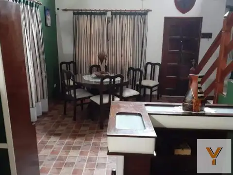 Casa 5 ambientes con 2 baños