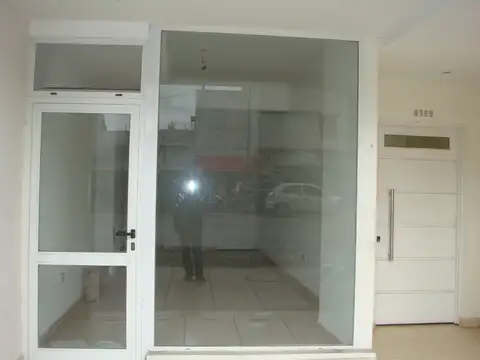 ALQUILER LOCAL COMERCIAL DE 20 METROS SIN EXPENSAS SOBRE AV. RIVADAVIA AL 9300 