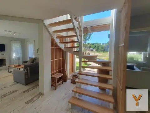 Casa en venta - 3 Dormitorios 4 Baños - Senderos III