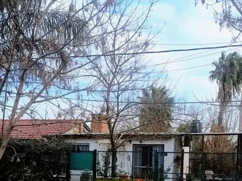 Venta Casa 2 dormitorios con jardín y pileta Barrio los Solares Funes