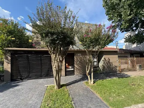 CASA EN VENTA - Ituzaingo Norte.