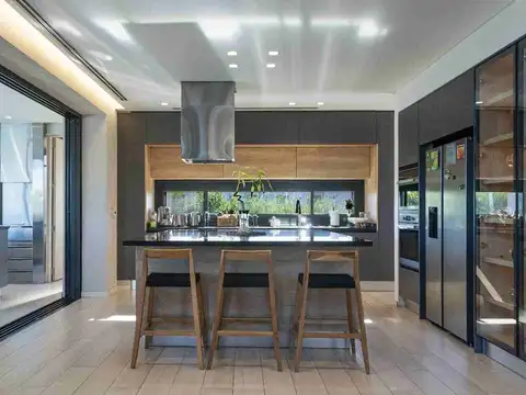 CASA 5 AMBIENTES EN VENTA EN LAGOS DE CANNING