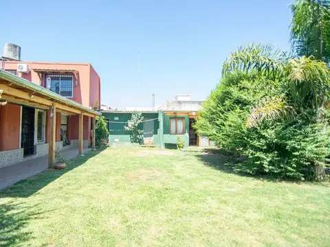 Casa 4 ambientes en venta Boulogne Jardín Cochera