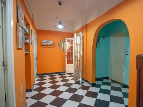 Casa 6 ambientes con 3 baños