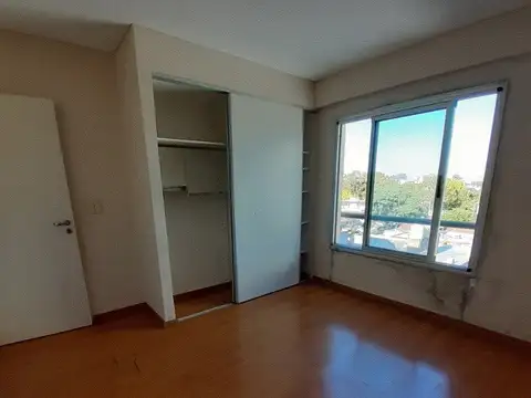 Departamento en Alquiler en Haedo, $ 700.000