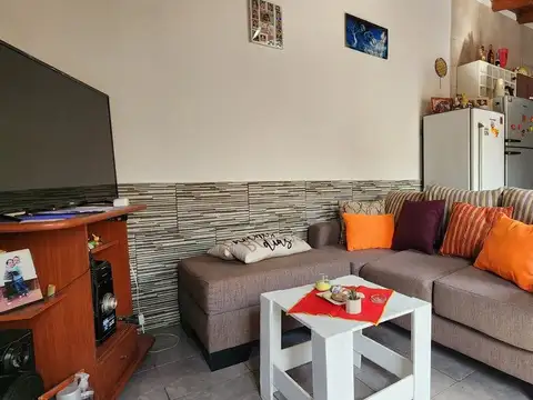 VENTA  CASA + DEPARTAMENTO INDEPENDIENTE CASTELAR