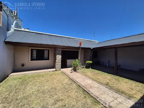 Casa 3 ambientes VENTA Banfield