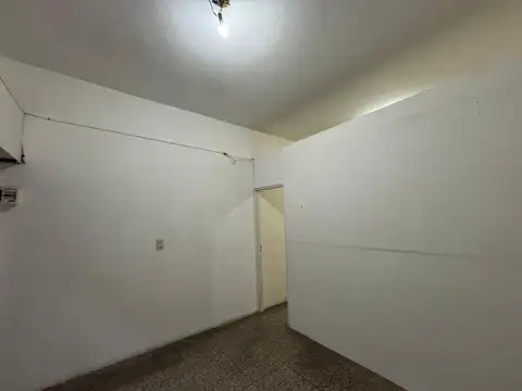 Local en Villa Martelli - Sobre Laprida